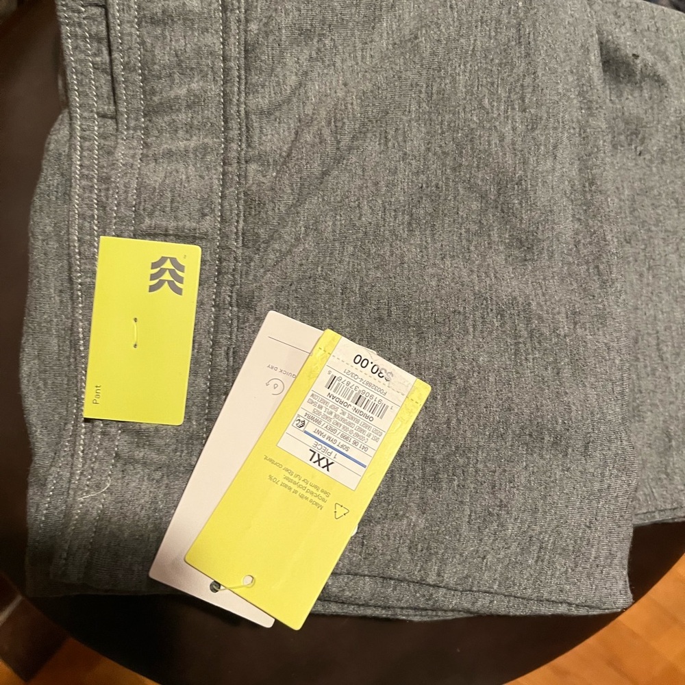 ALL IN MOTION - 2/$21 Men's Sweatpants 1 grey, 1 black.  $21 for both pairs!! - Picture 3 of 7